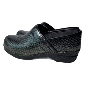 Danskos Pro XP - Anaconda' Clogs